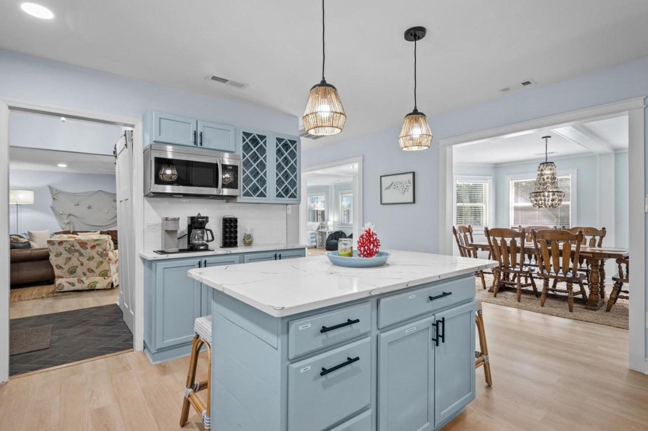 The Blue Lagoon Pine Knoll Shores Exterior foto